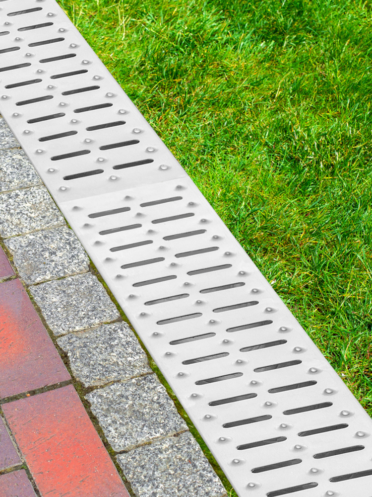 Trench drain clearance grates