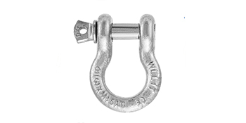 silver metal shackle from the VEVOR chain and binder kit.