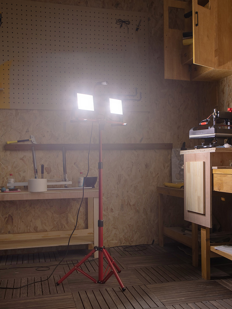 VEVOR LED Work Light with Stand, 8000 Lumen Dual-head LED Work Light with 27.6"-68.1" Adjustable and Foldable Tripod Stand, IP65 Waterproofed LED Tripod Work Light, with 5000 Kelvin Color Temperature