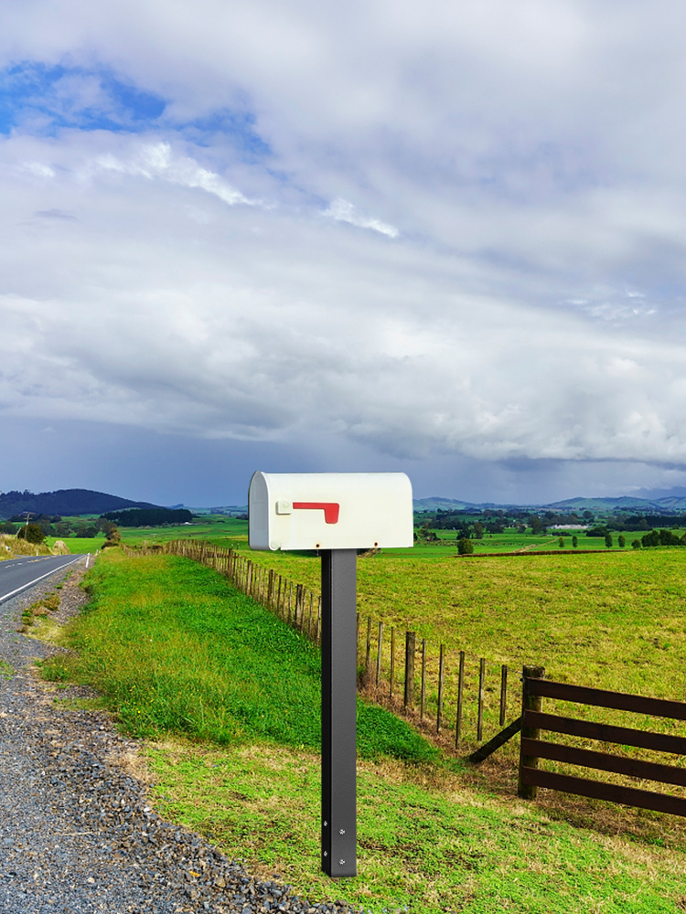 Mailbox Post, 43\" High Mailbox Stand, White Powder-Coated Mail Box Post Kit, Q235 Steel Post Stand Surface Mount Post For Sidewalk And Street Curbside, Universal Mail Post For Outdoor Mailbox